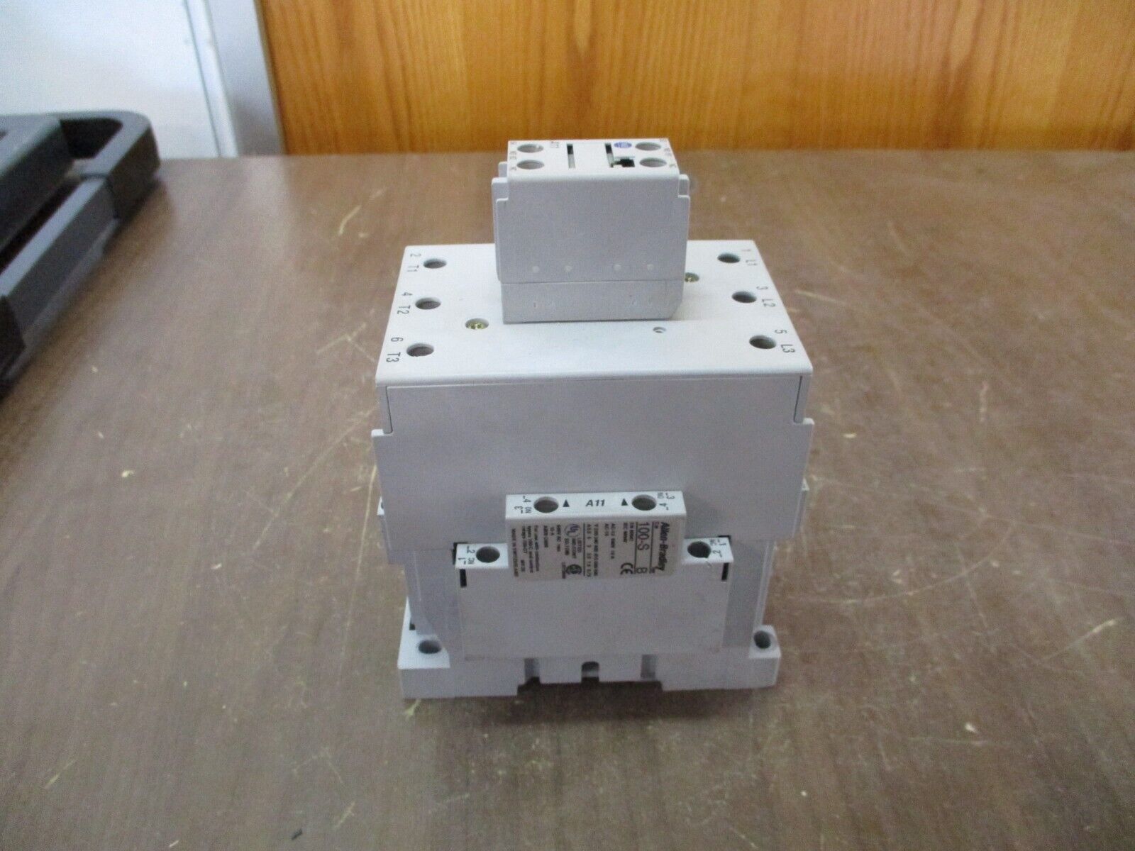 Allen-Bradley Contactor 100-C72*00 Ser. B 120V Coil 90A 600V w/ Aux Contact Used