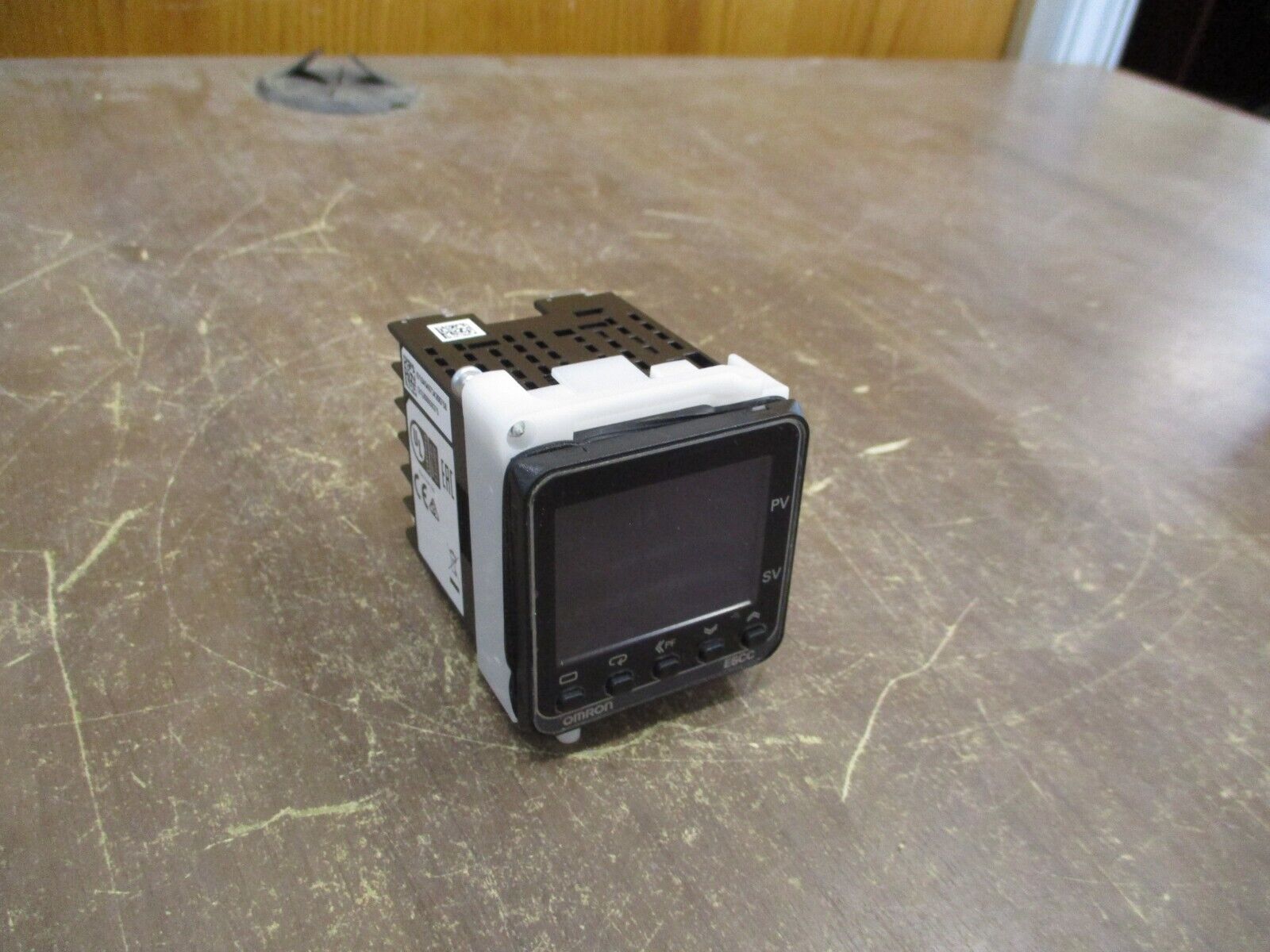 Omron Digital Controller E5CC-CX3A5M-000 100-240VAC 50/60Hz New Surplus