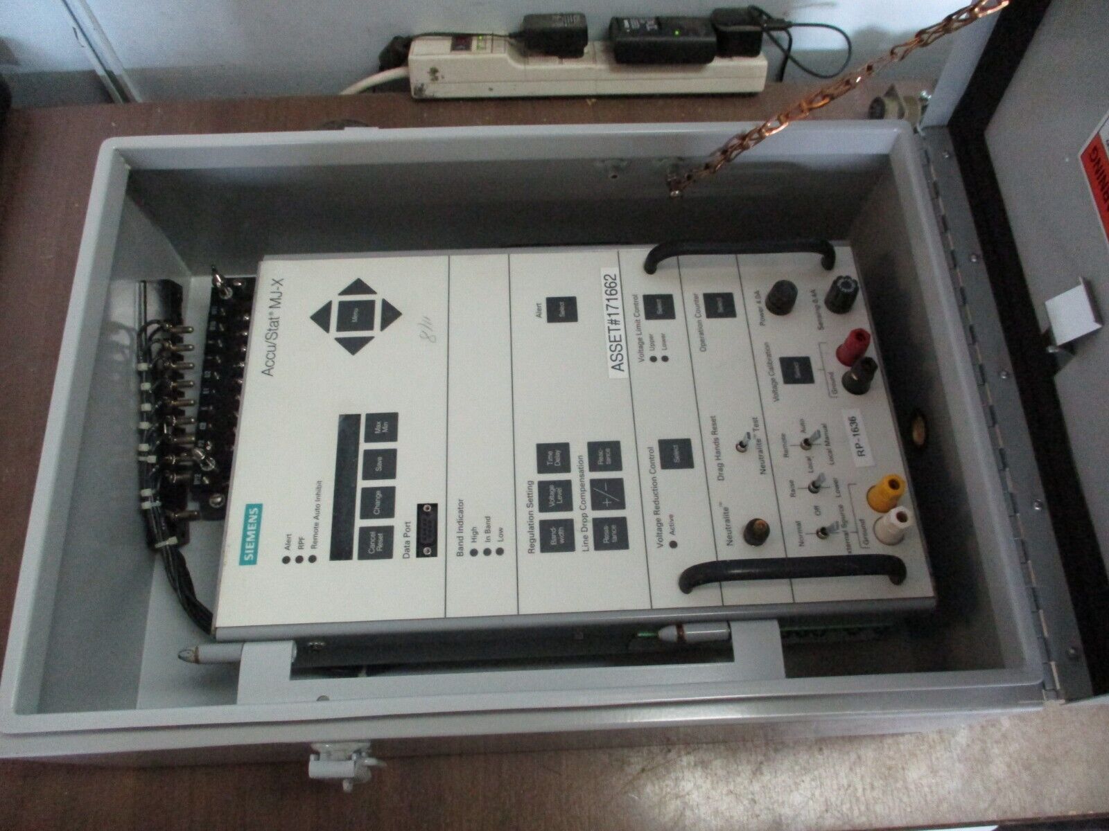 Siemens Accu/Stat MJ-X Voltage Regulator Control Panel S-62002 w/ Enclosure Used