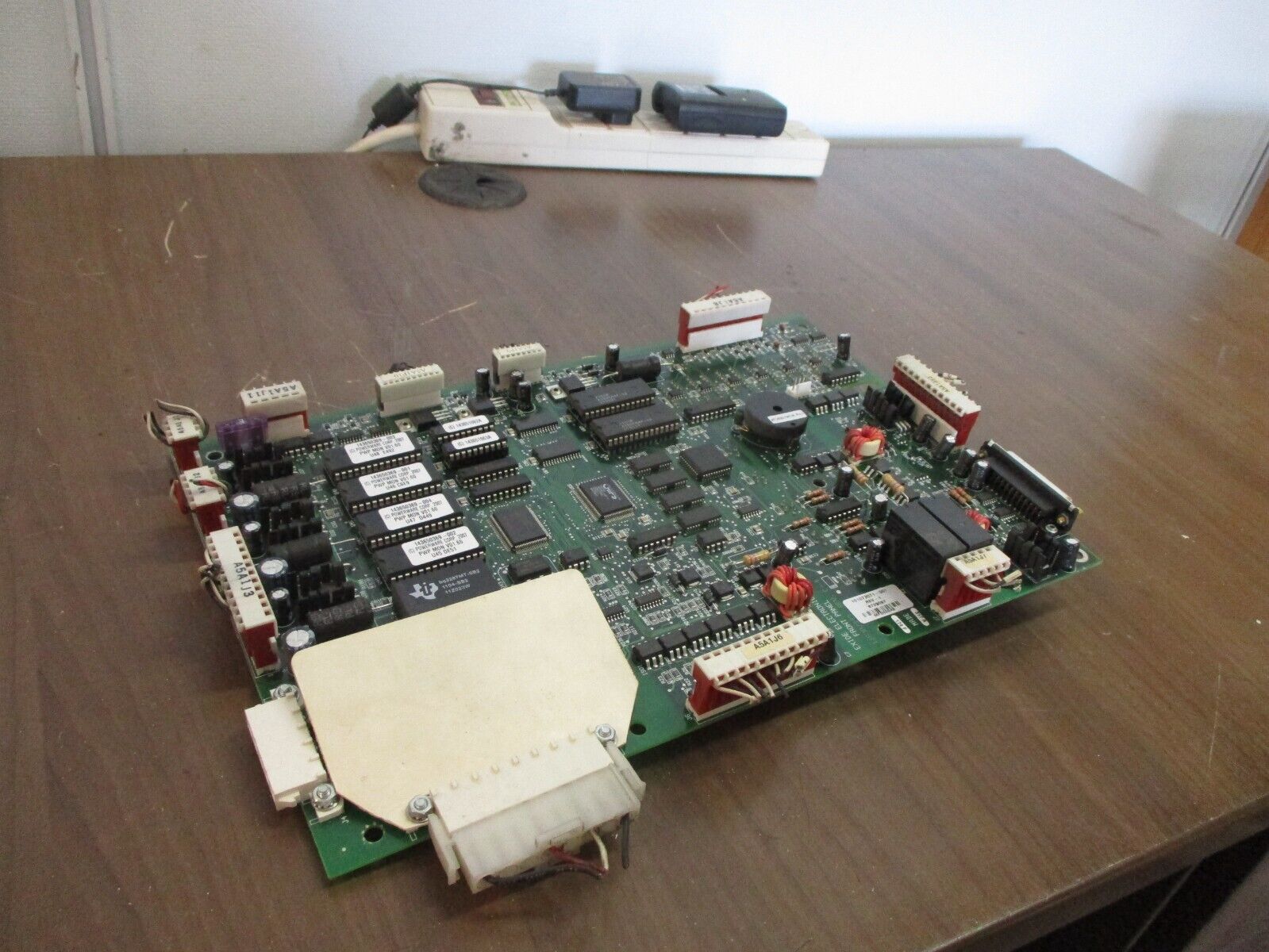 Eaton Monitor Panel Control Board 101073071-001 Rev. J01 Used