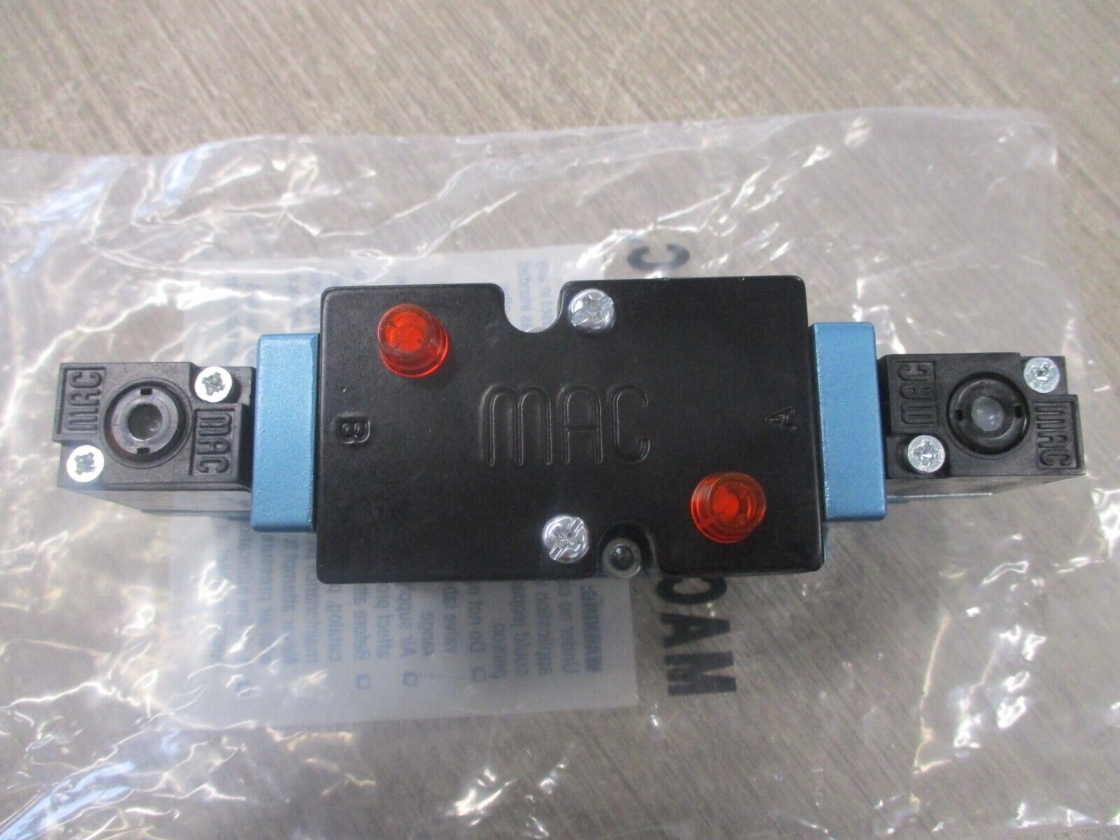 MAC Solenoid Valve 82A-BF-000-TU-DDAP-1DA New Surplus