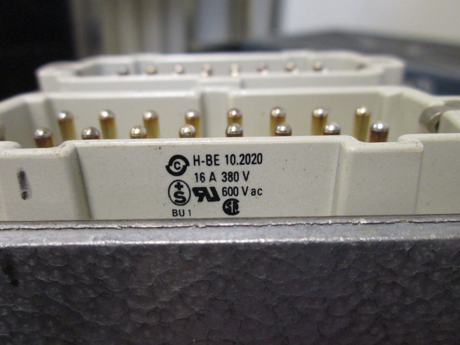 Contact 32-Pin Plug H-BE 10.2020 16A 380V 600VAC Used