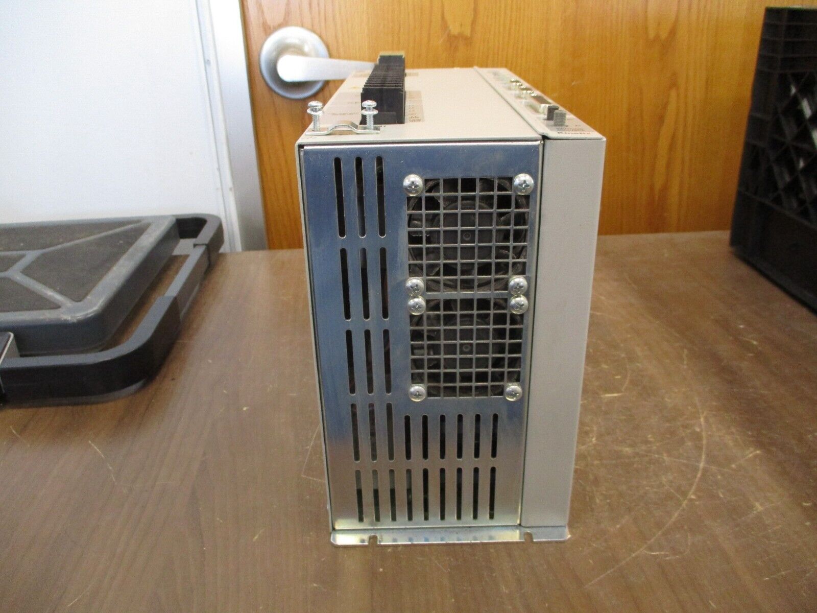 Allen-Bradley Ultra 3000 Servo Drive 9101-1930 Model #: 2098-DSD-075-SE Ser. B