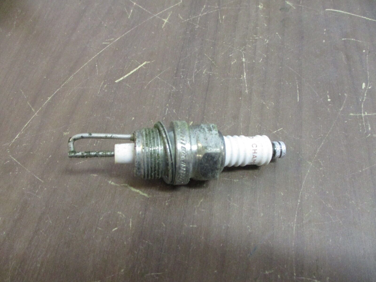 Champion Spark Plug 562 W95D New Surplus
