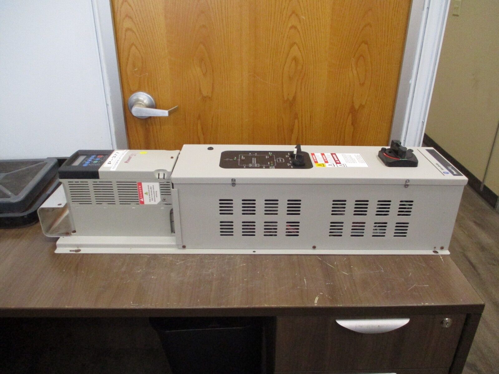 Allen-Bradley PowerFlex 400 AC Drive w/ Bypass 23C-D010A103NNBANN 5HP 3Ph Used
