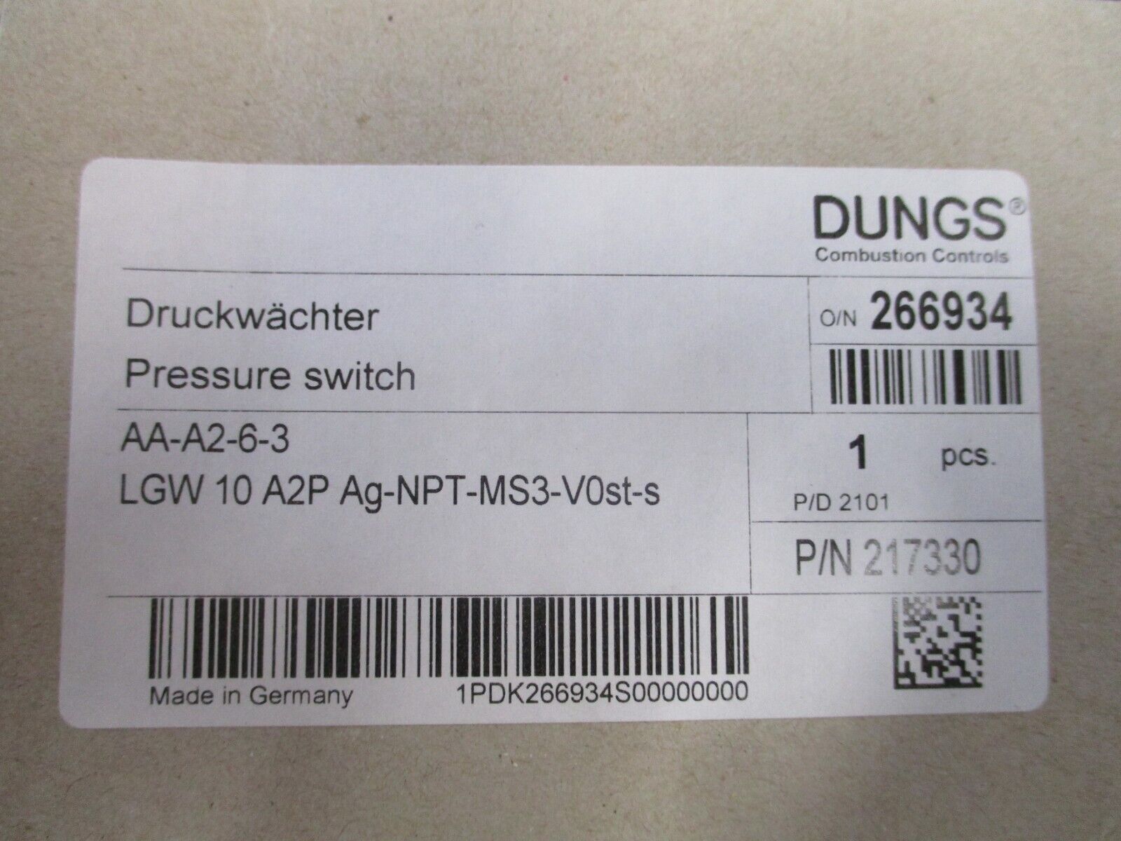 Dungs Pressure Switch 266934 AA-A2-6-3 New Surplus