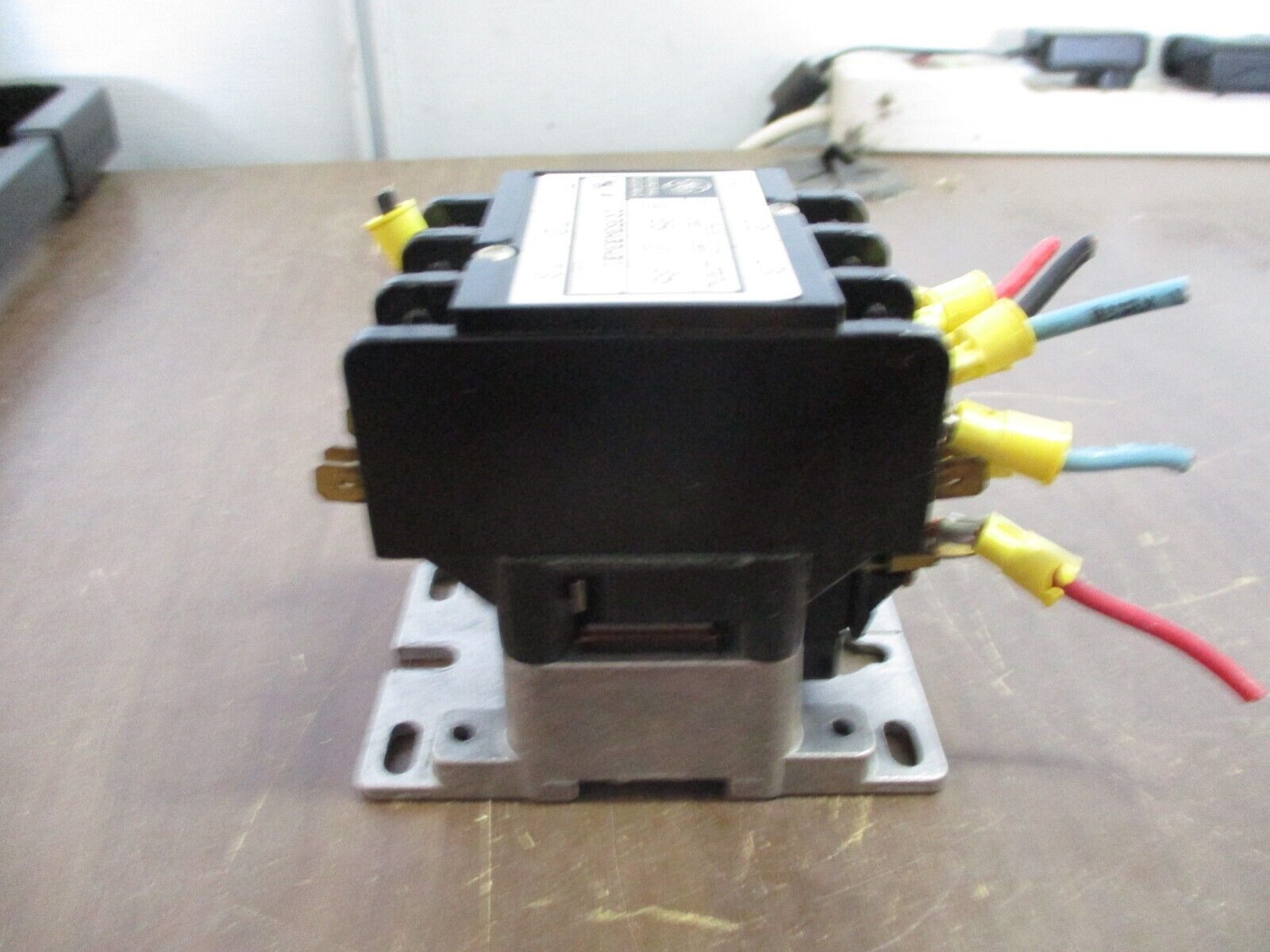 GE Contactor CR353AB3AB1 240V Coil 25A 600V Used