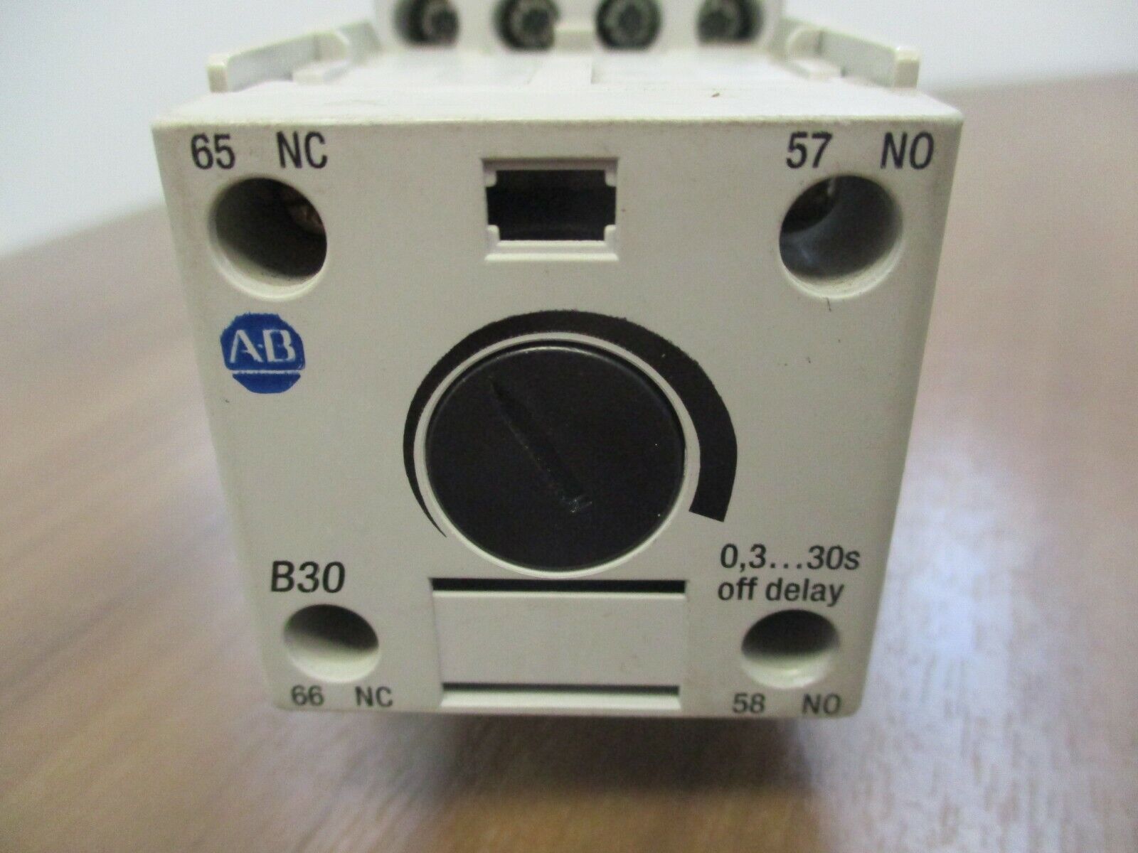 Allen-Bradley Contactor w/ Timing Relay 700-CF400*/100-FPT 120V Coil Used