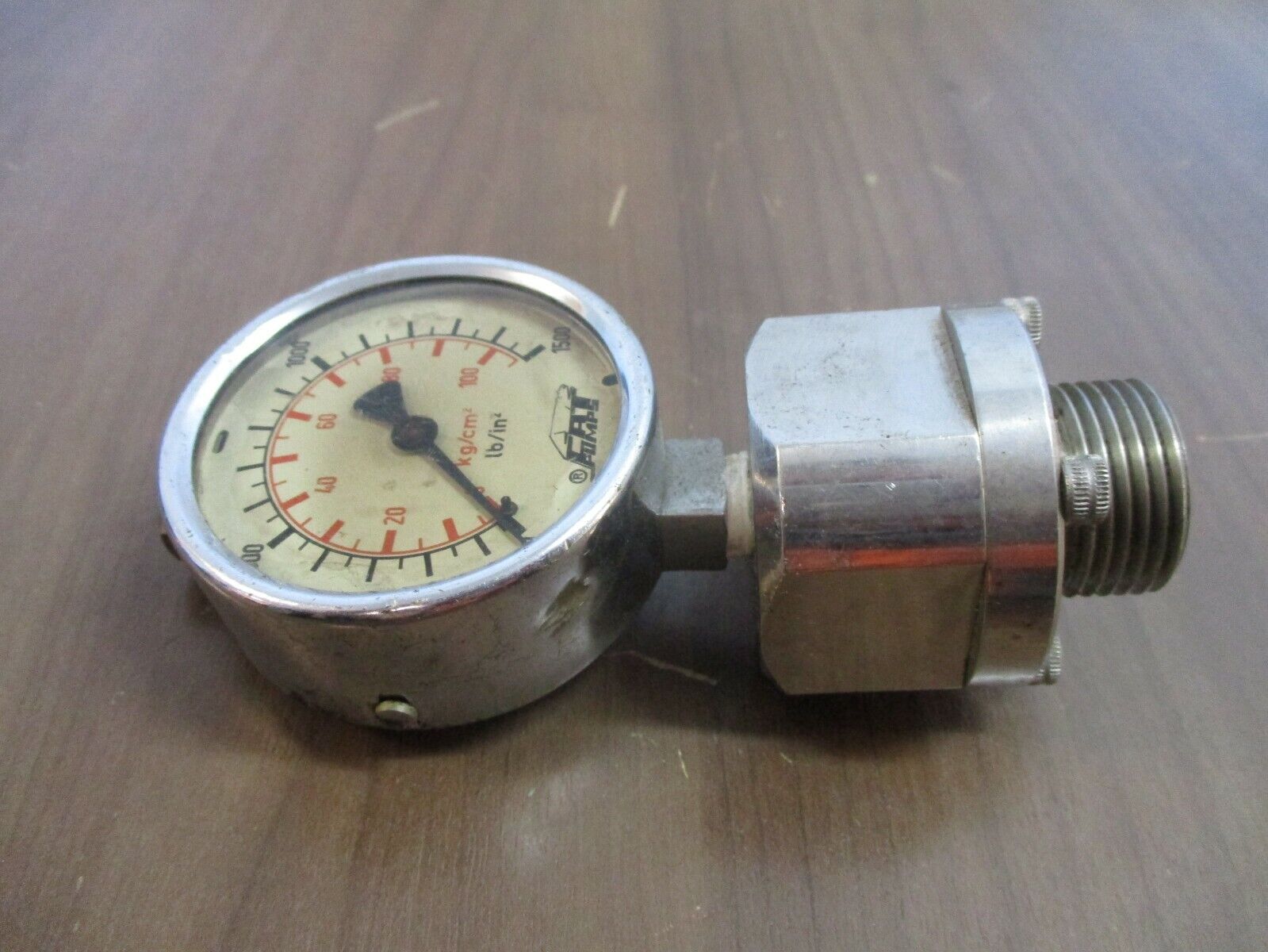 Cat Pumps Pressure Gauge Range: 0-1500PSI *Small Dent* Used