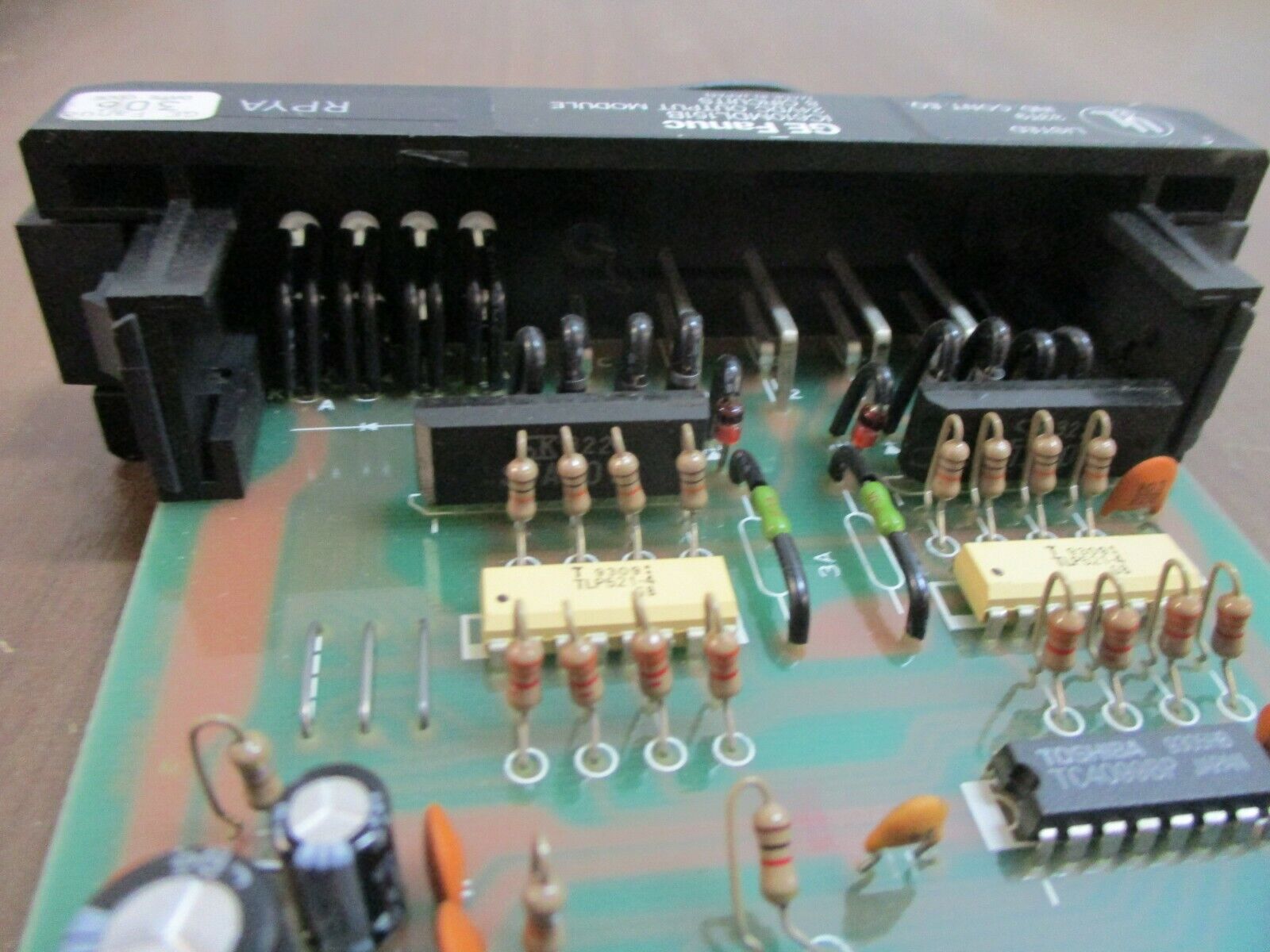 GE Fanuc Output Module IC610MDL151B 24VDC 8-Circuit Used