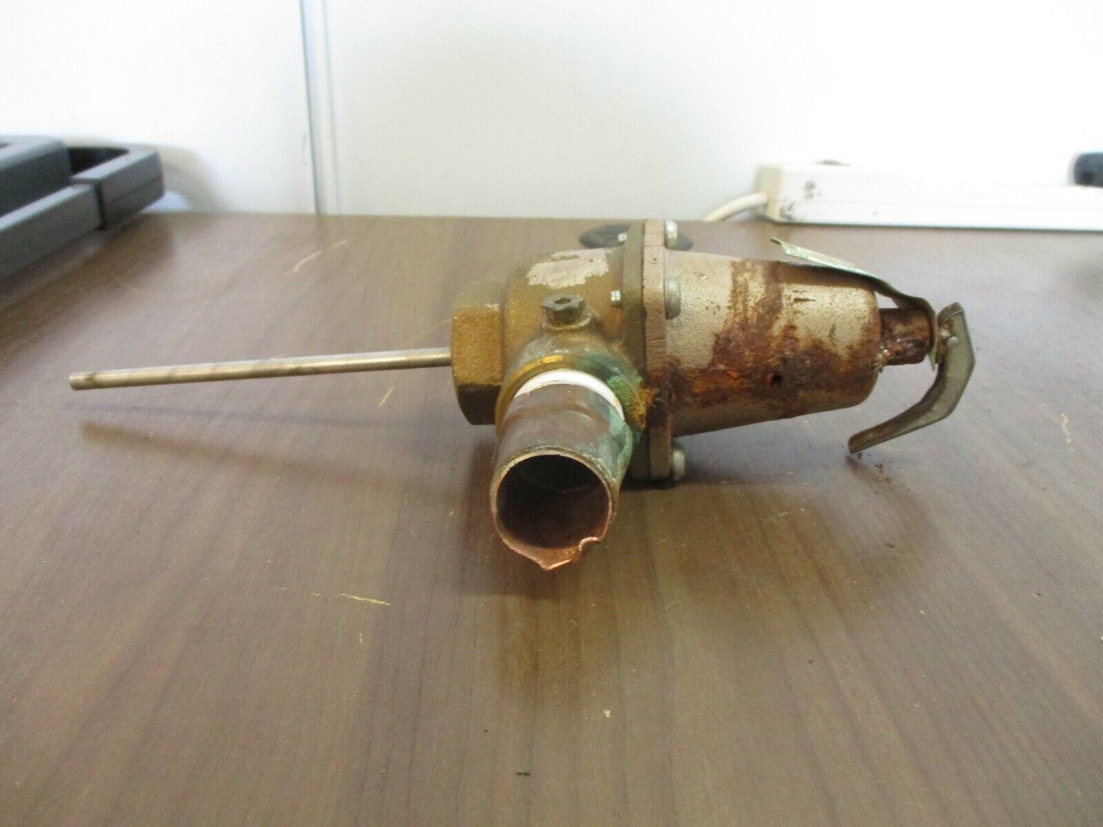 Watts Relief Valve M12 Size: 1in Used