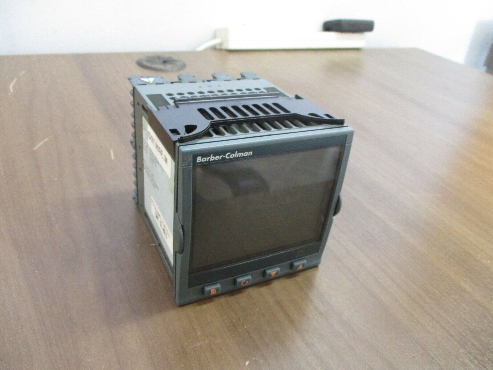 Barber-Colman Digital Temperature Controller 224C017.RHXXFHFL.X00 Used