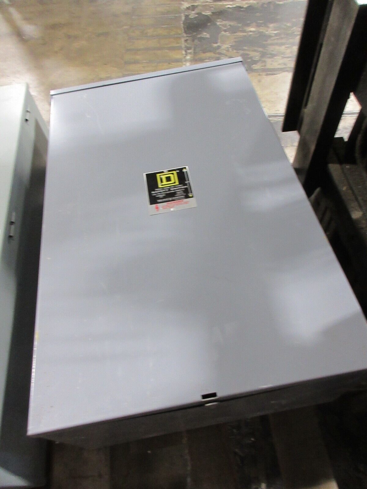 Square D 3R Non-Fusible Safety Switch/Disconnect DTU-224-NRB Ser. E1 200A Used