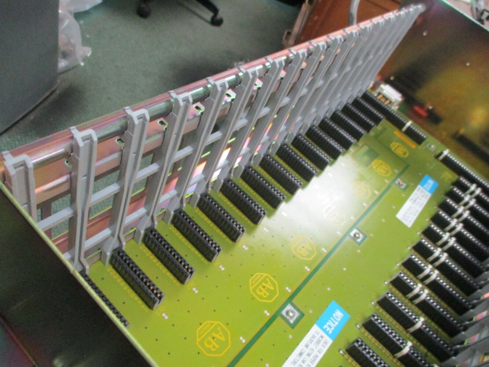 Allen-Bradley 16-Slot I/O Chassis 1771-A4B Ser. B Used