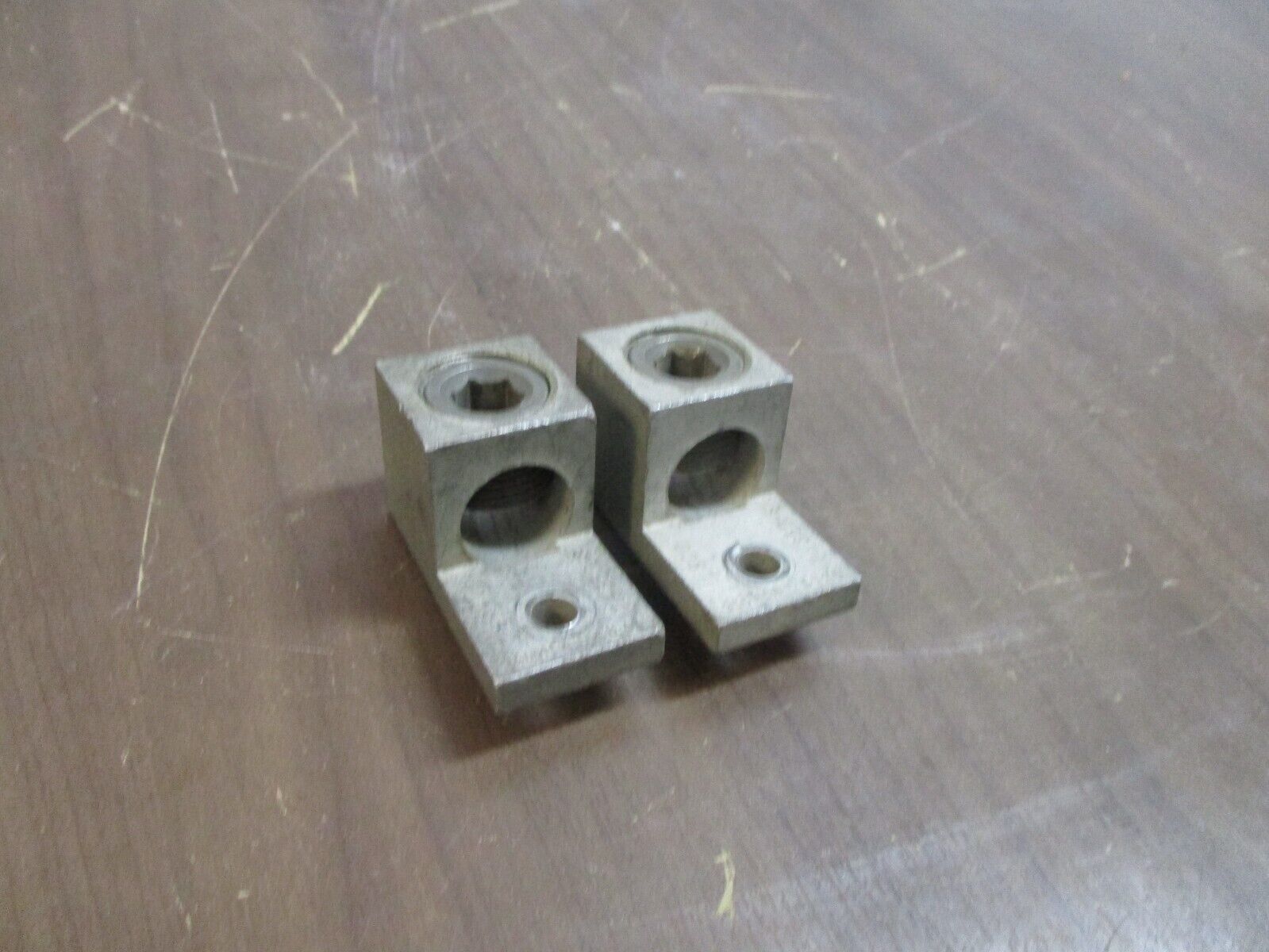 Ilsco Mechanical Lug TA350-S 350MCM-6 *Lot of 2* Used