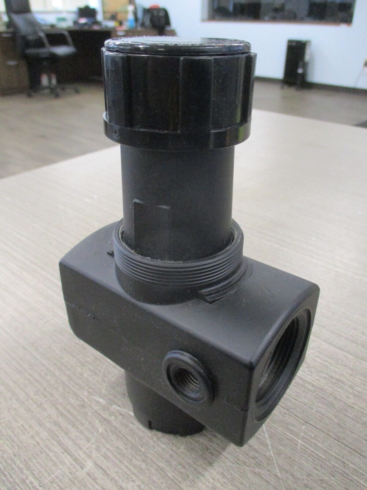 Norgren Pressure Regulator R17-A00-RGLA 175F Max New Surplus