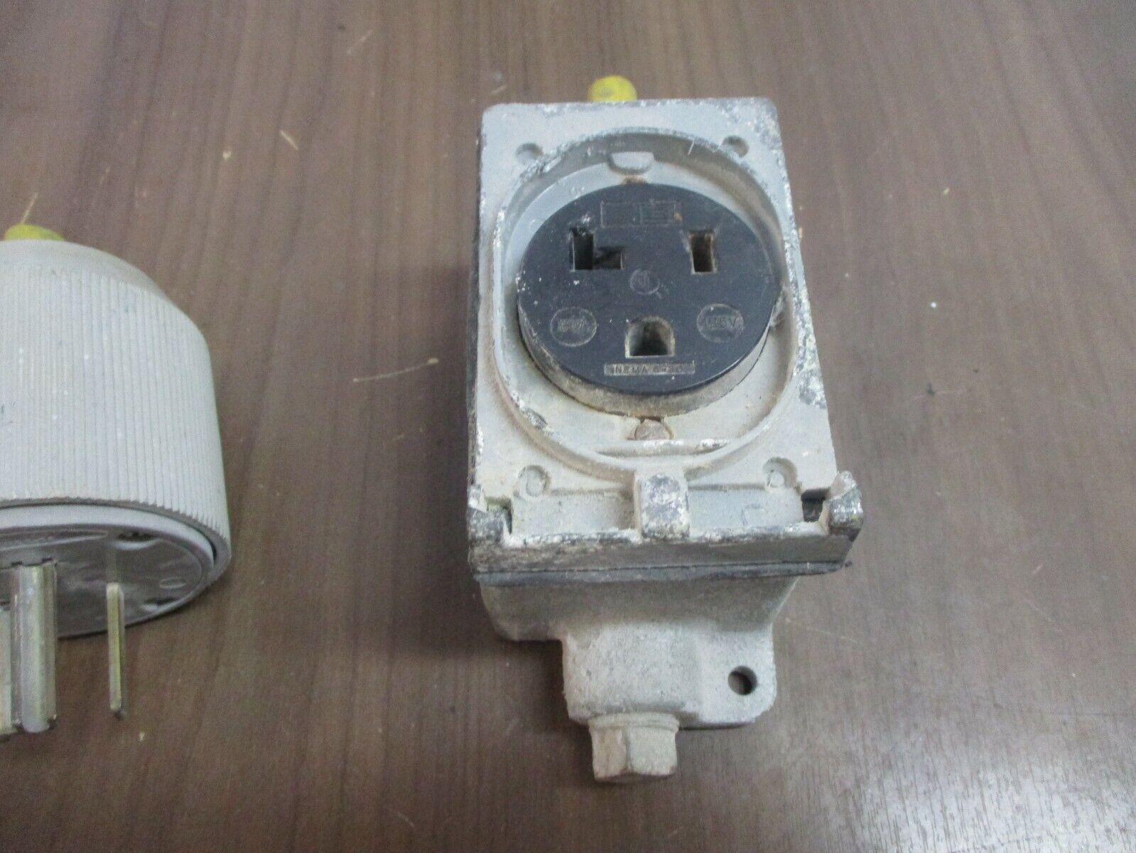 Arrow Hart Plug & Receptacle Set Nema 5-30 30A 125V Used