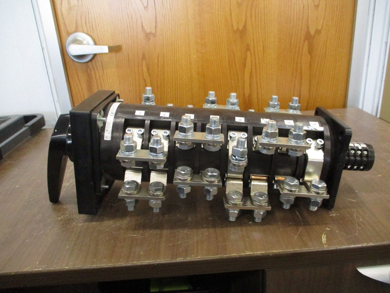 Salzer Rotary Switch S825 240A 480V Used