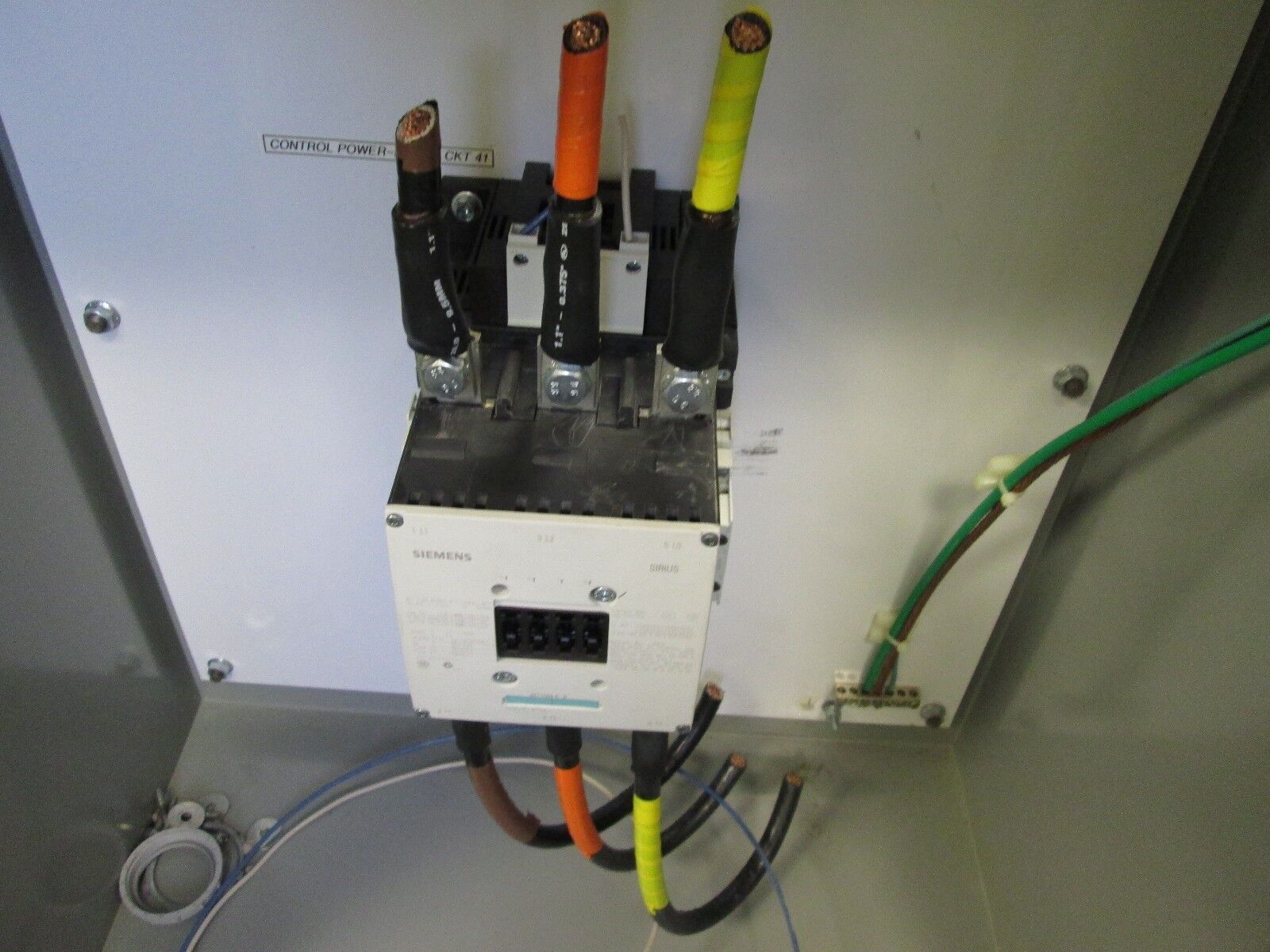 Siemens Sirius Contactor 3RT1064-6...6 110-127V 50-60Hz / DC nema 1 Enclosure