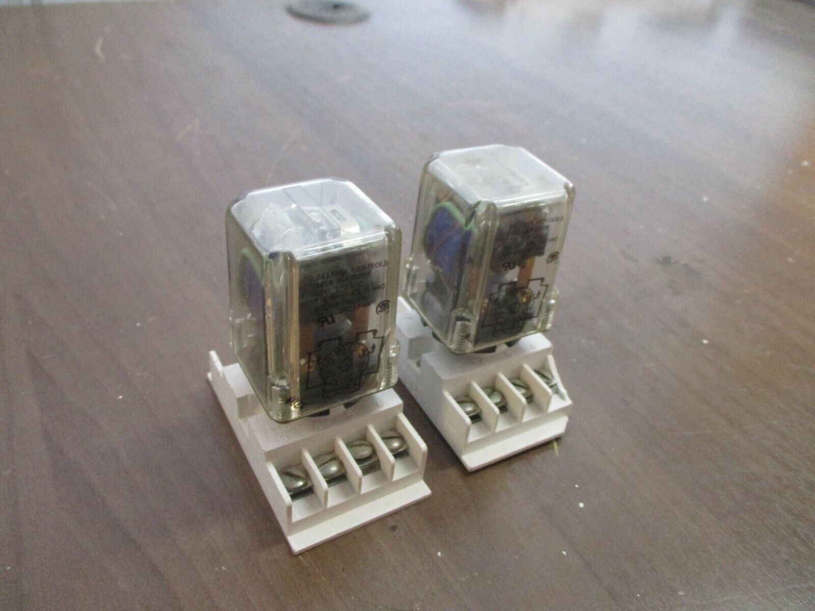 Deltrol Controls Relay 105A 10A DPDT 120V Coil w/ Base *Lot of 2* Used