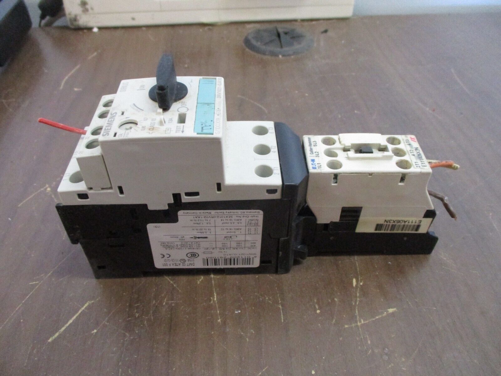 Eaton / Siemens Starter E111A06X3N / 3RV1021-0JA10 24VDC Coil Trip: 0.7-1A Used