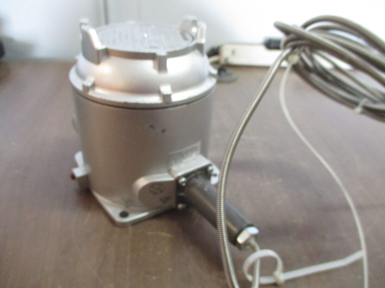 Barksdale Explosion Proof Thermostat T2X-H251S-12-A-RD Range: 0-255°F Used