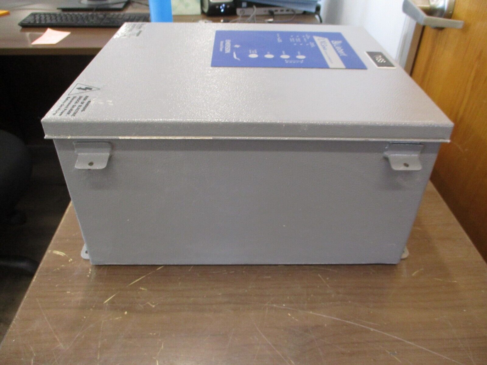 Liebert LM Series Surge Suppressor LM150277YANSE 277/480V 3Ph 4W+G 50/60Hz Used