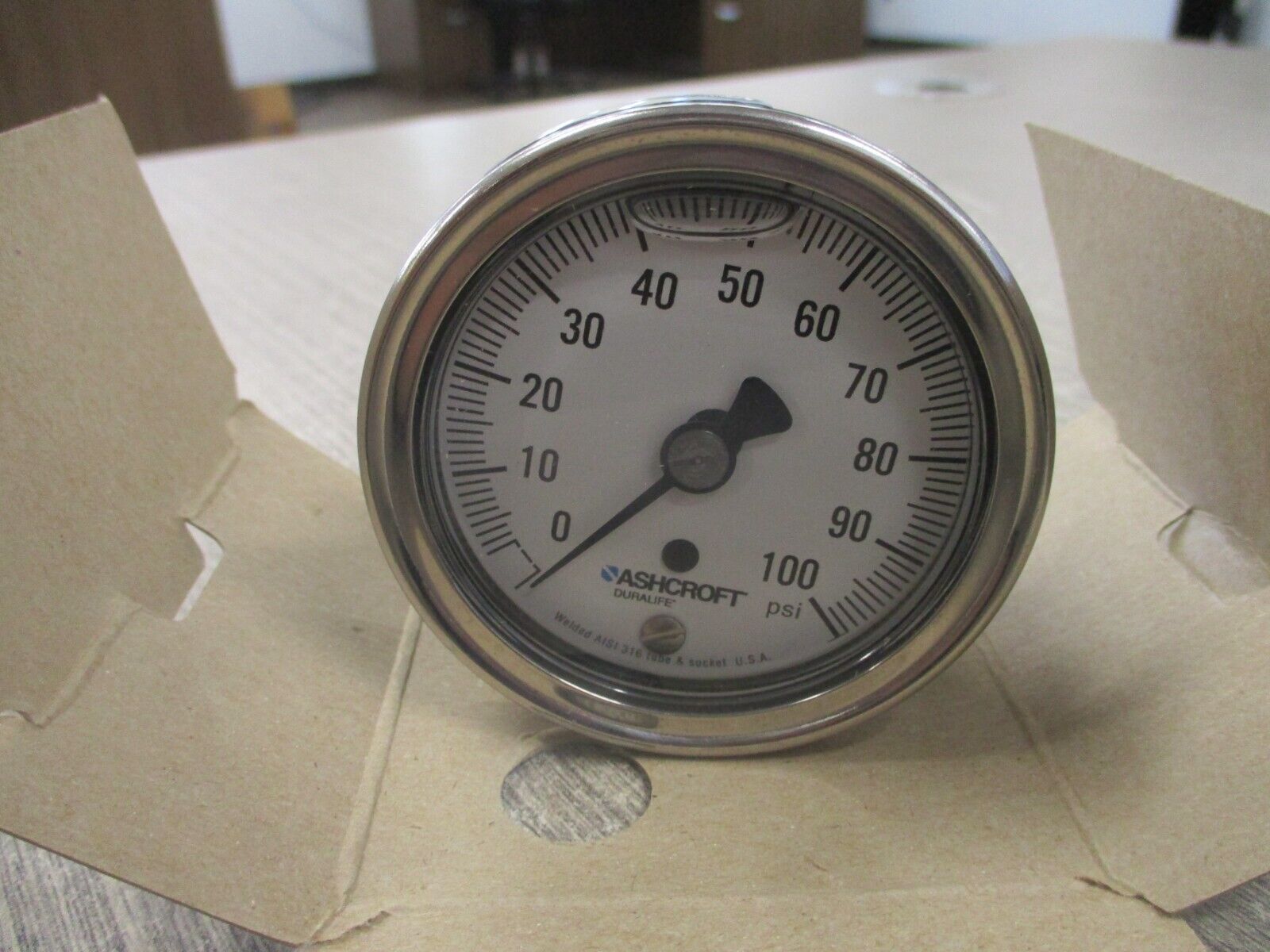 Ashcroft Industrial Duralife Pressure Gauge 25-1009-SW-02B-100H New Surplus