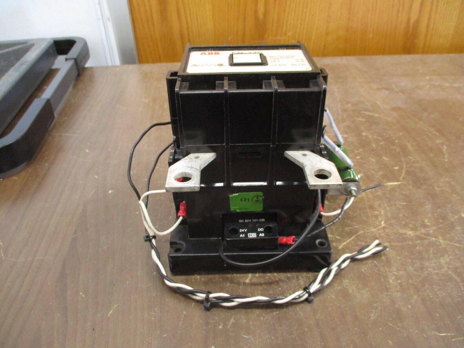 ABB Contactor EH 145 24VDC Coil 170A 600V 2P *Missing Base Screws* Used