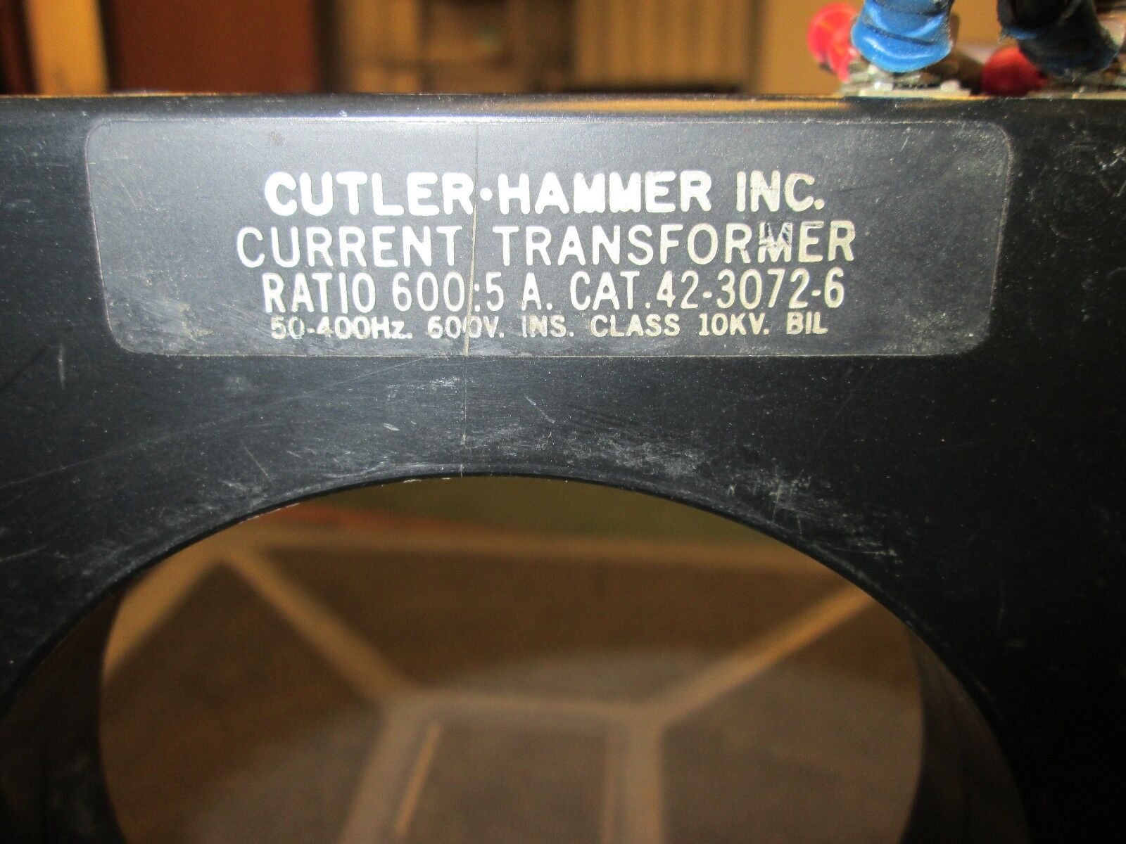 Cutler-Hammer Current Transformer 42-3072-6 Ratio 600:5A 600V 10 KV. BIL