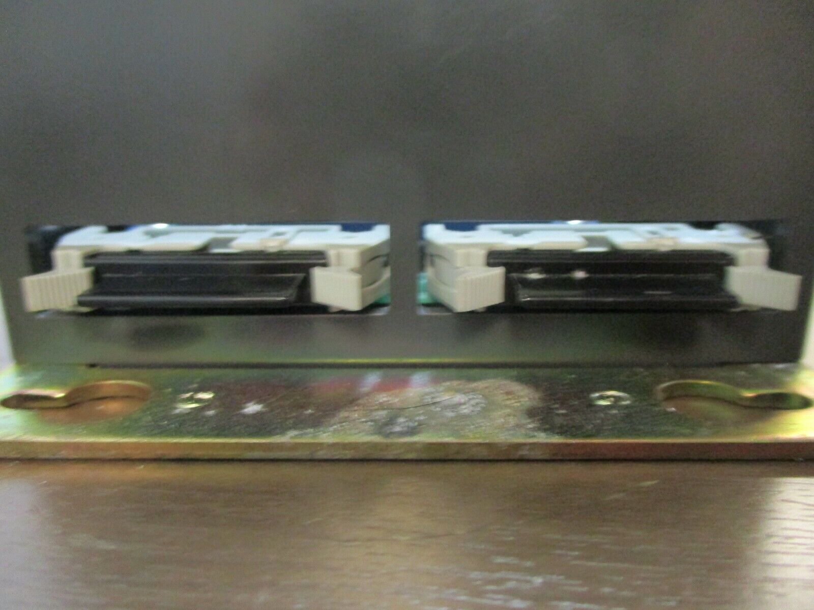 PLC Direct Koyo Direct Logic 305 PLC Rack D3-10B 10-Slot 110/220V Used