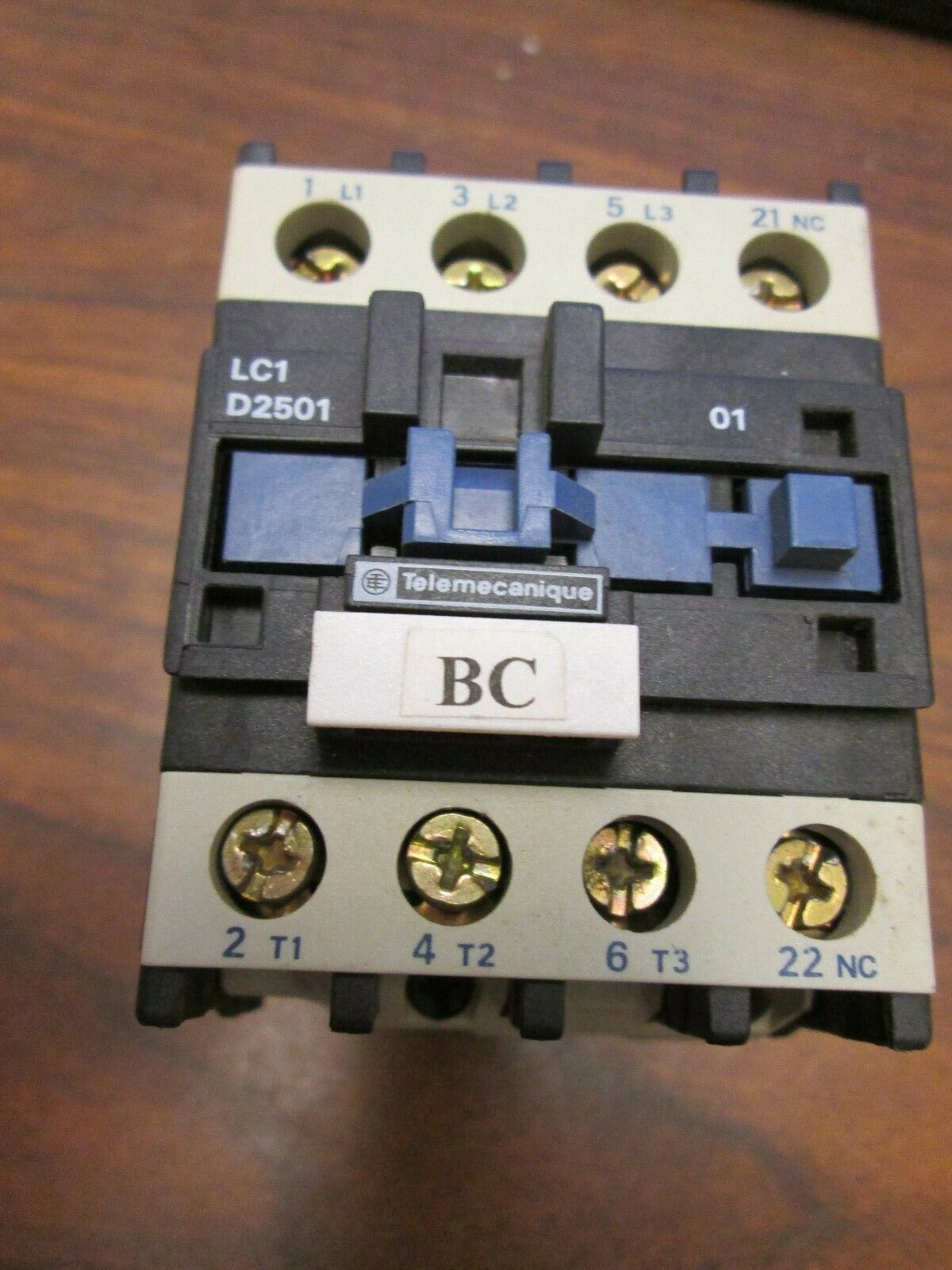 Telemecanique Contactor LC1 D2501 600V 40A 3PH 120V