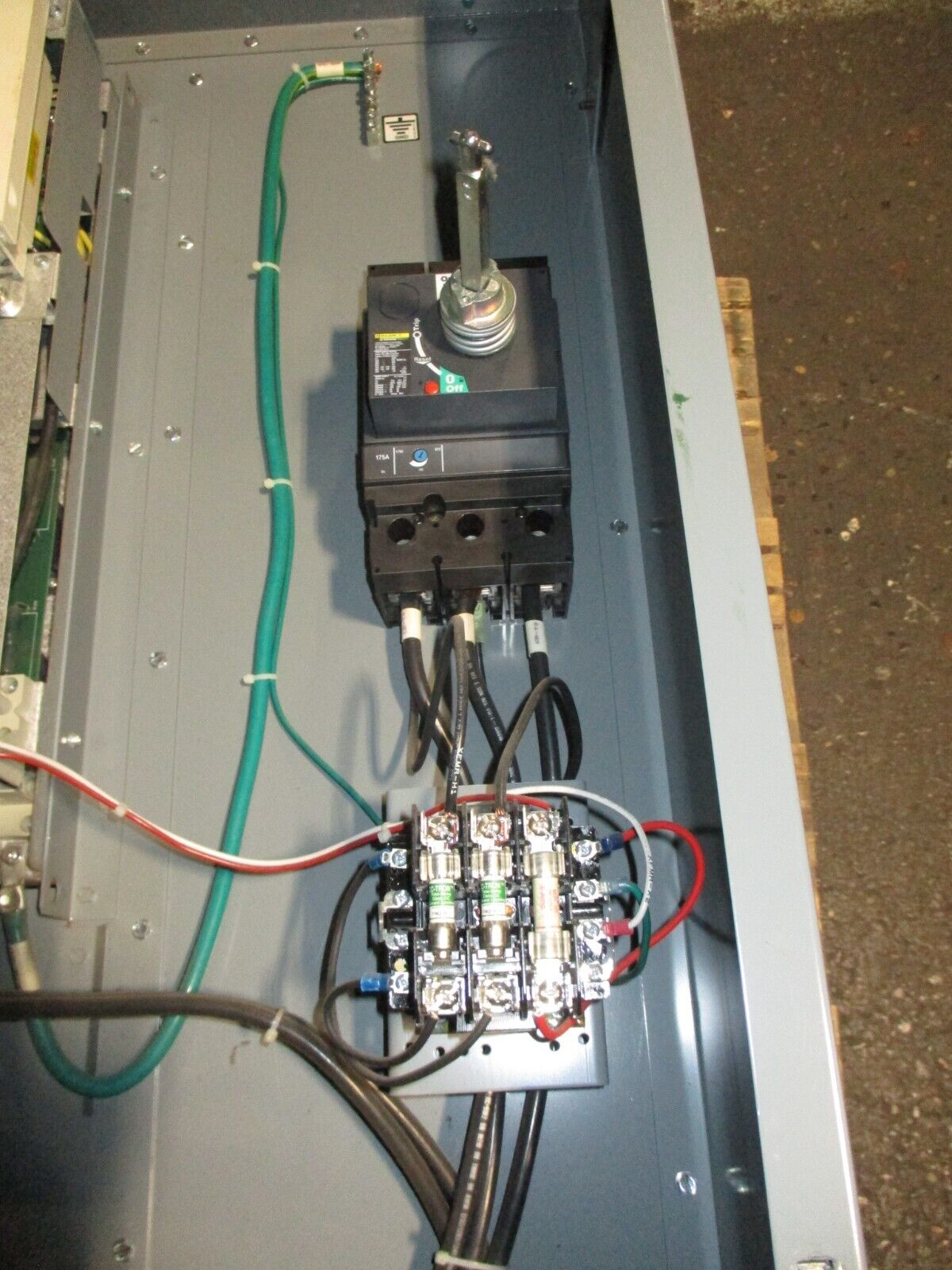 Square D E-Flex Altivar AC Drive w/ Bypass 8839 EFDQG4VY Ser. B 60HP 3Ph Used