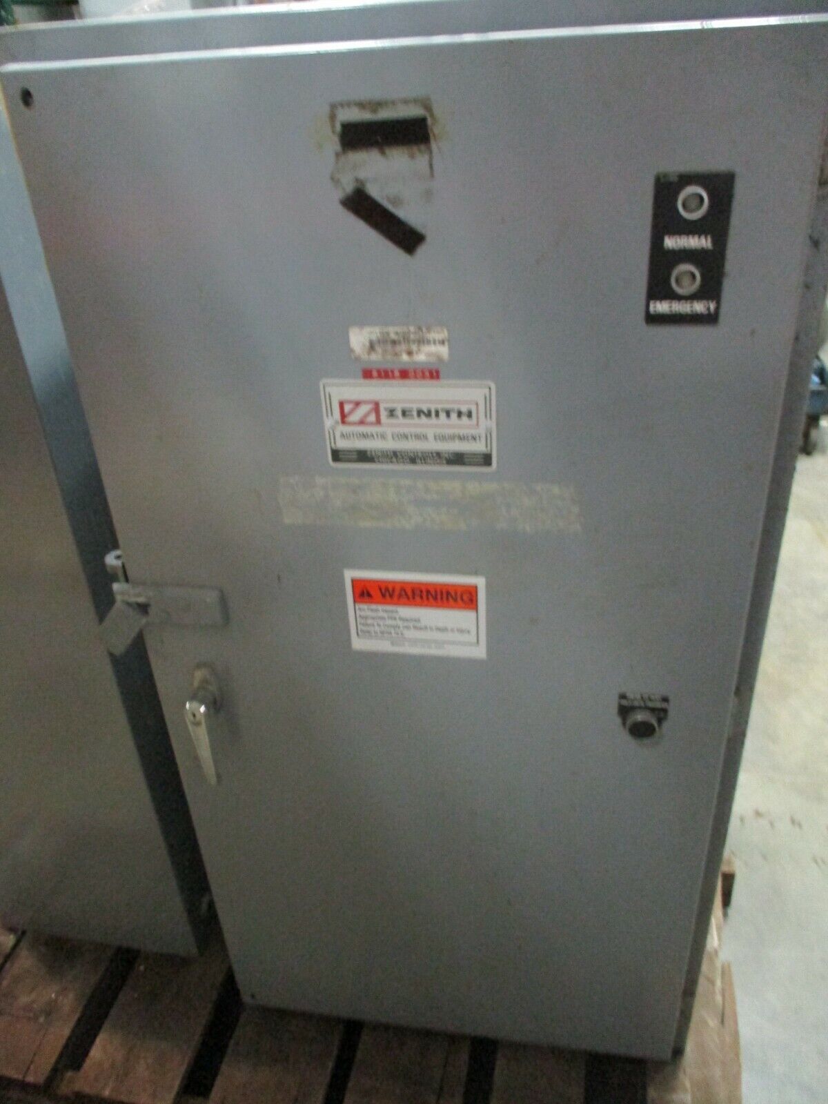 Zenith Automatic Transfer Switch ZTS15EC-7AAAAELLPTVA 150A 480V 60Hz 3Ph Used