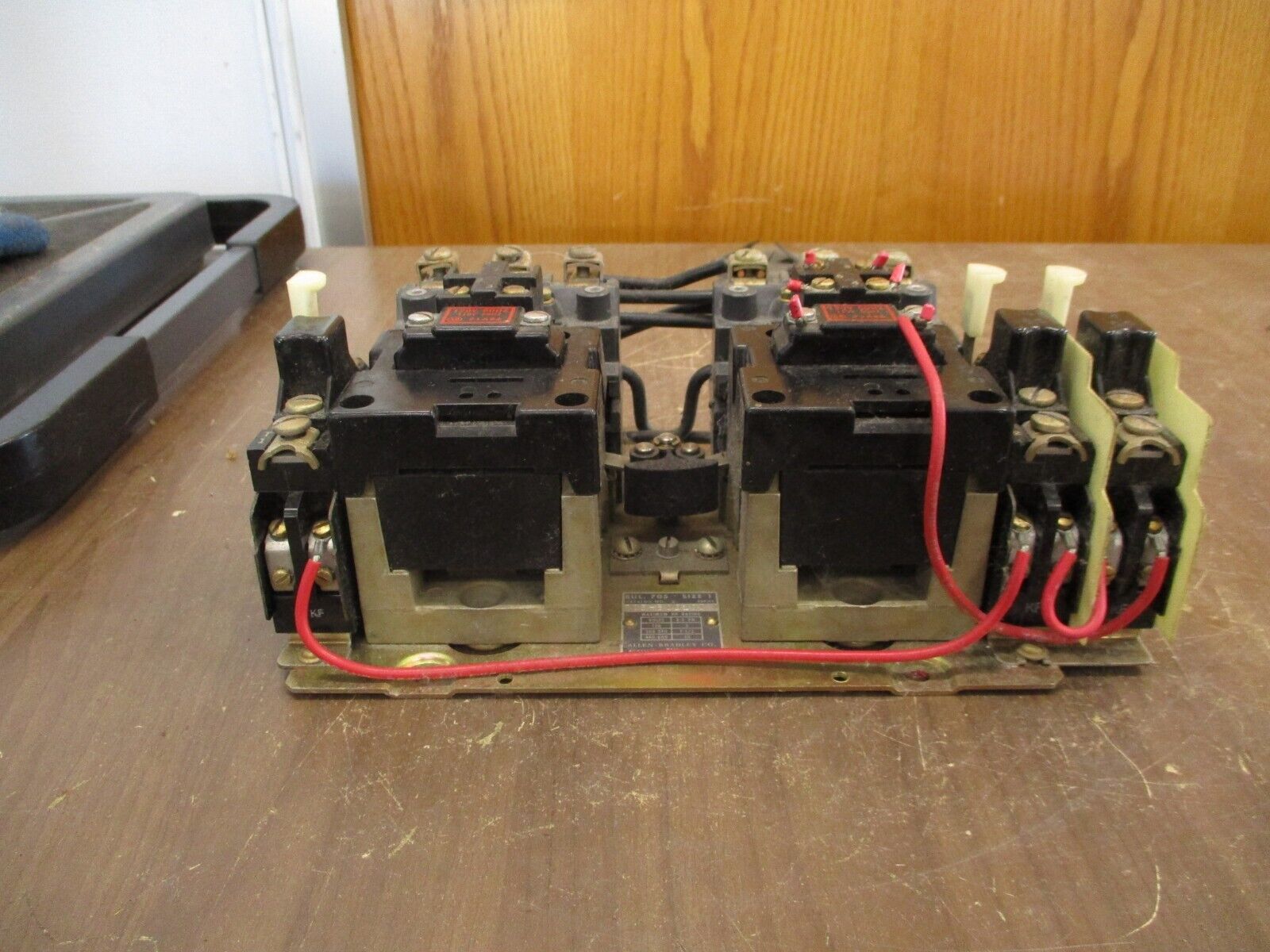 Allen-Bradley Size 1 Reversing Starter 705-B0D103 120V Coil *Heaters May Vary*