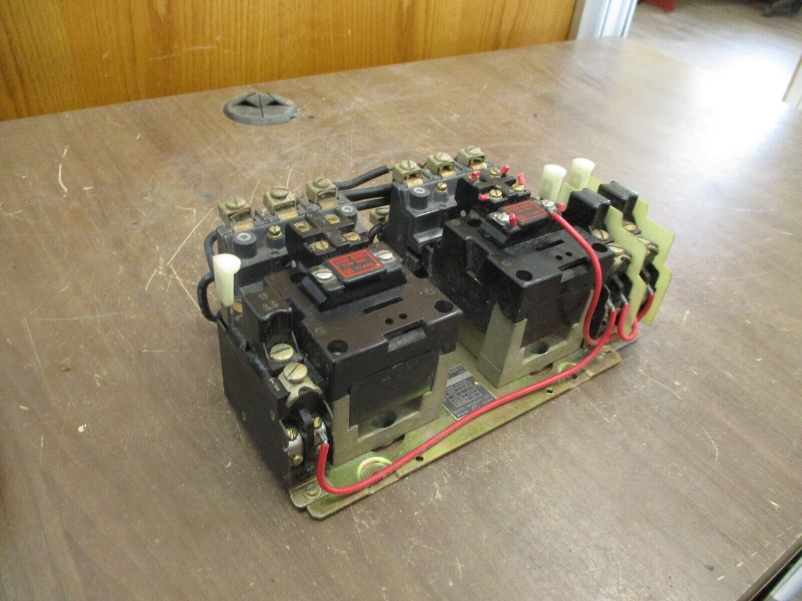 Allen-Bradley Size 1 Reversing Starter 705-B0D103 120V Coil *Heaters May Vary*