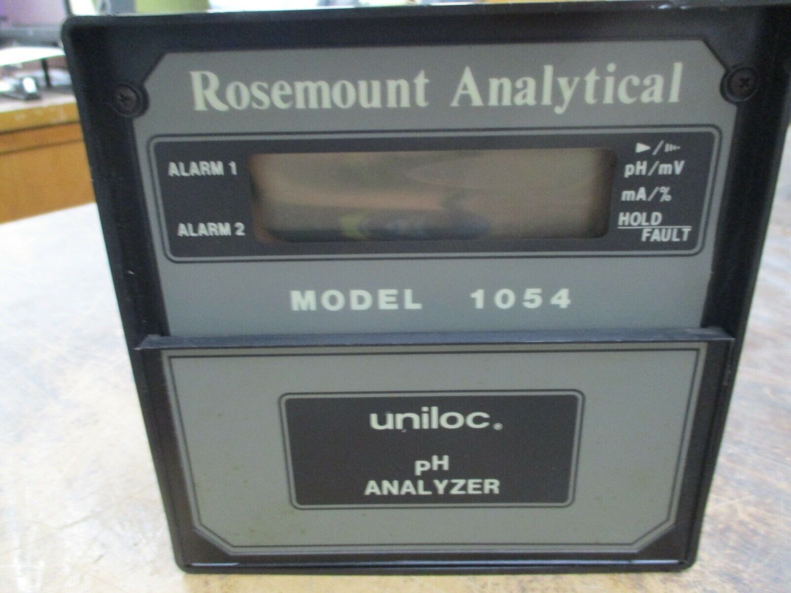 Rosemount Analytical Uniloc pH Analyzer 1054PH 115V 50/60Hz 0.100A Used