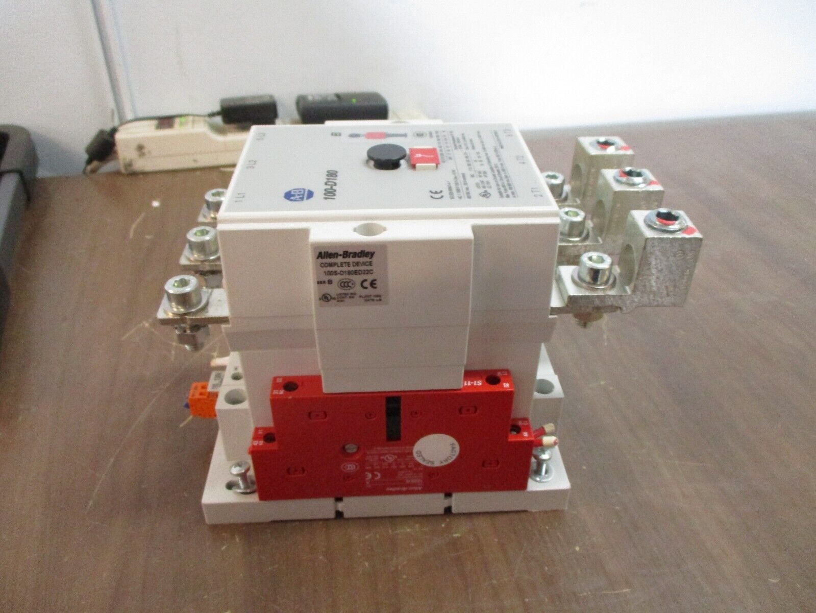 Allen-Bradley Safety Contactor 100S-D180ED22C Ser. B 110-130V Coil 180A 600V