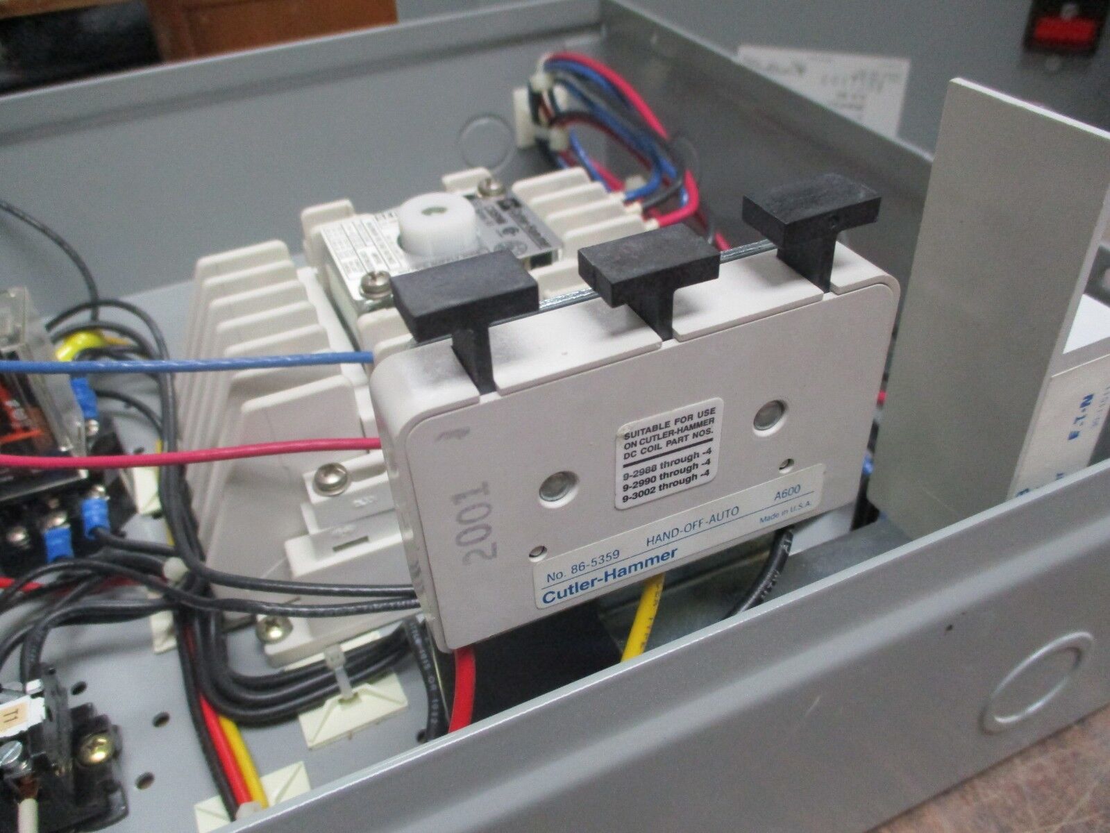 Cutler-Hammer Enclosed Lighting Contactor C30BNM 20A 250VDC/600VAC 120V Coil