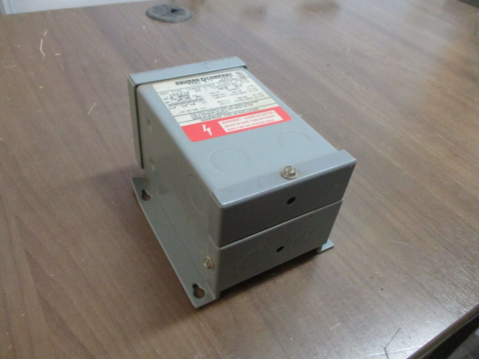 Square D Type 3R Transformer 100SV43F 0.100kVA Pri: 120/240V Sec: 12/24V 60Hz