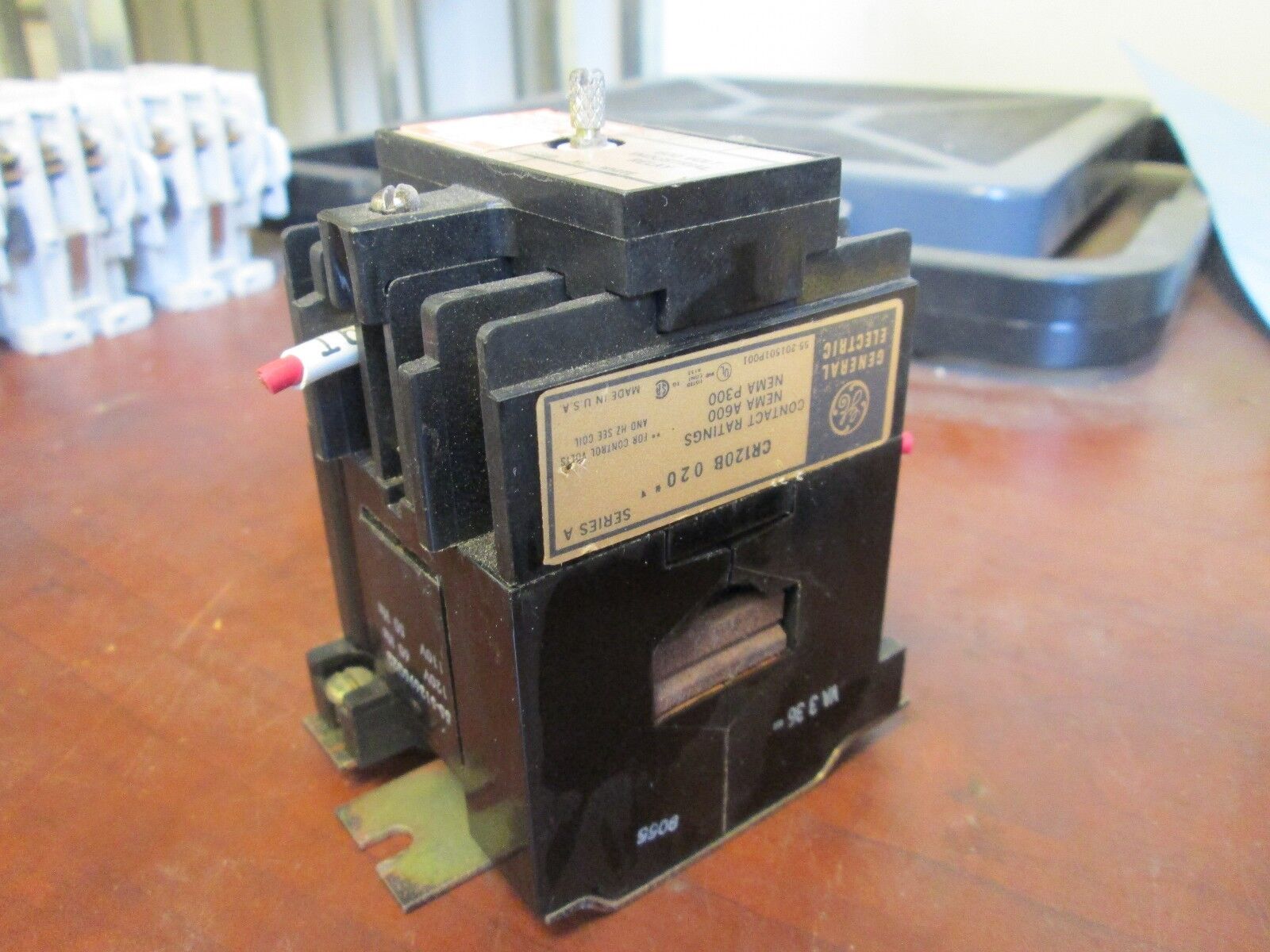 GE Relay CR120B 020 120V Coil nema A600 nema P300 Used
