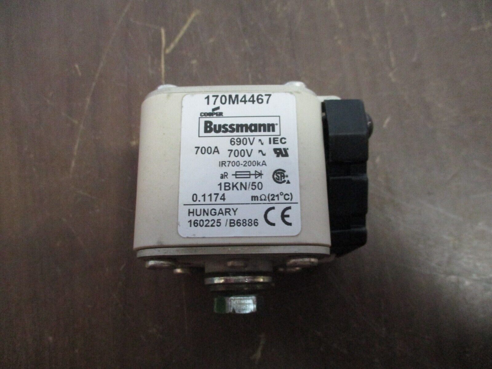 Bussmann Fuse w/ Terminal Screw 170M4467 700A 700V Used