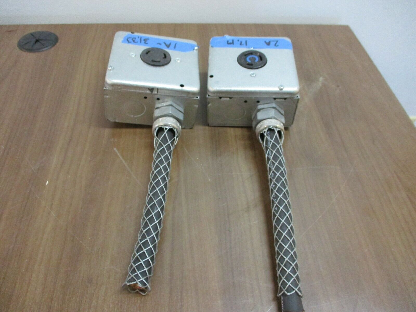 Misc. Brand, receptacle w/ outlet box, part #:nema L6-30, 30A, 250V, used