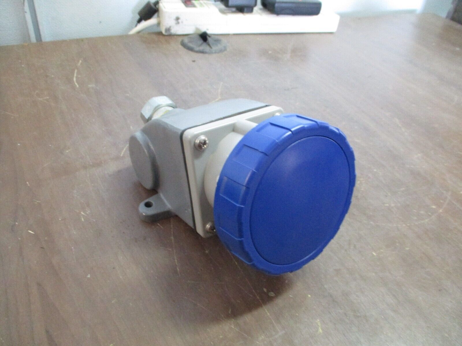 Russellstoll Receptacle w/ Base RS430R9W 30A 250V 3Ph Used