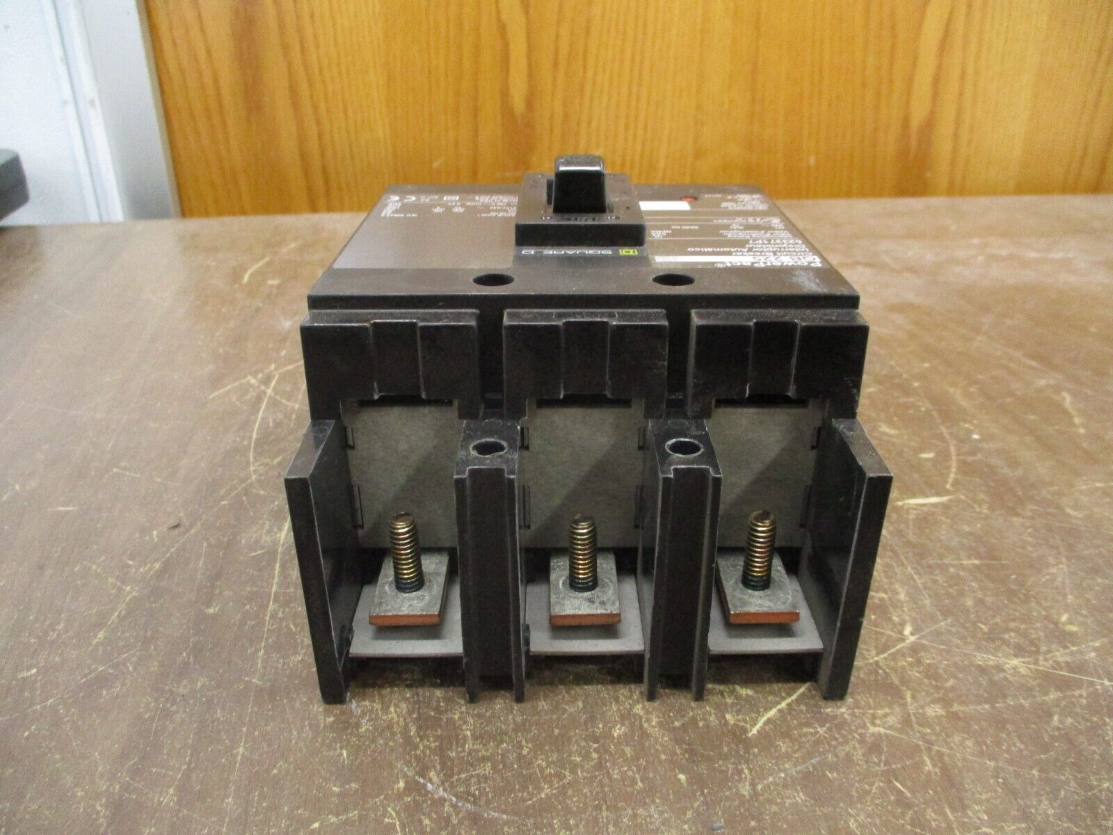Square D PowerPact QB 225 Circuit Breaker QBF32225TS 225A 240V 3P Used