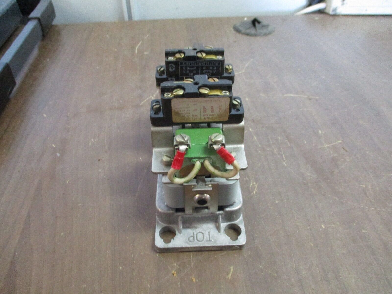 GE Pneumatic Time-Delay Relay CR2820B111AA2 Ser. A 115V Coil 600V *No Box*