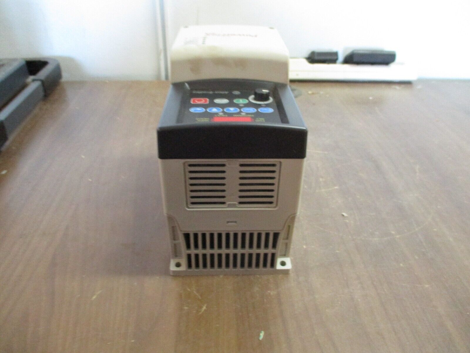 Allen-Bradley PowerFlex 40 AC Drive 22B-D2P3N104 1HP 3Ph Out: 0-460V 2.3A Used