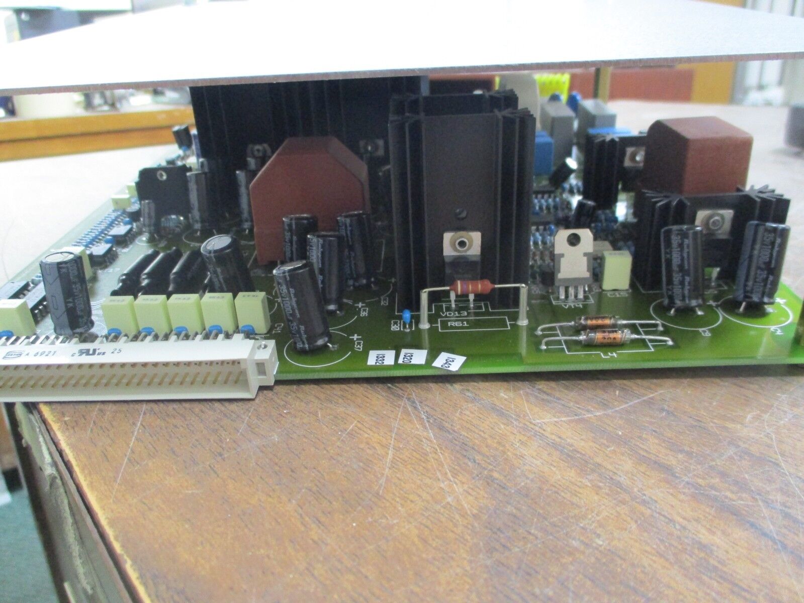 Merlin Gerin ALEZ PCB 72-132297-00 Rev A00 Used