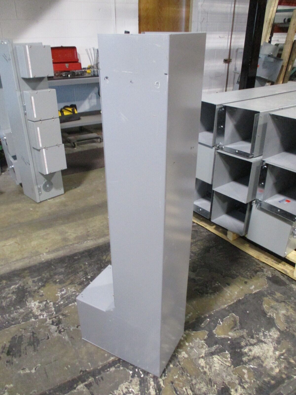 AMP Wireway w/ 90° Elbow End Size: 10" x 8" to 10" x 10" Length: 50" Used