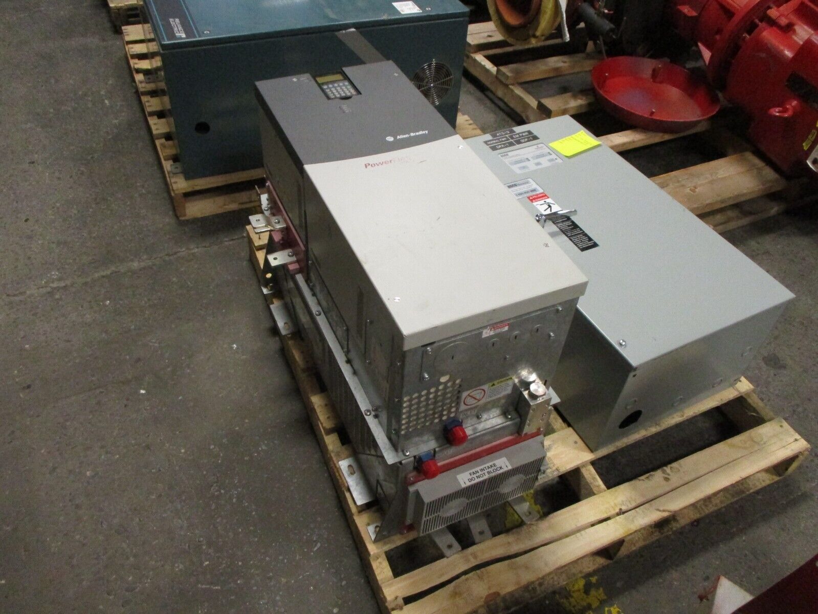 Allen-Bradley PowerFlex 700L AC Drive 20LD360-DEM0 300HP 3Ph Liquid-Cooled Used